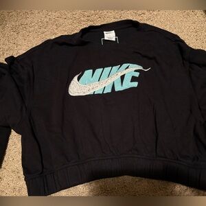 Women’s Nike cropped sweatshirt